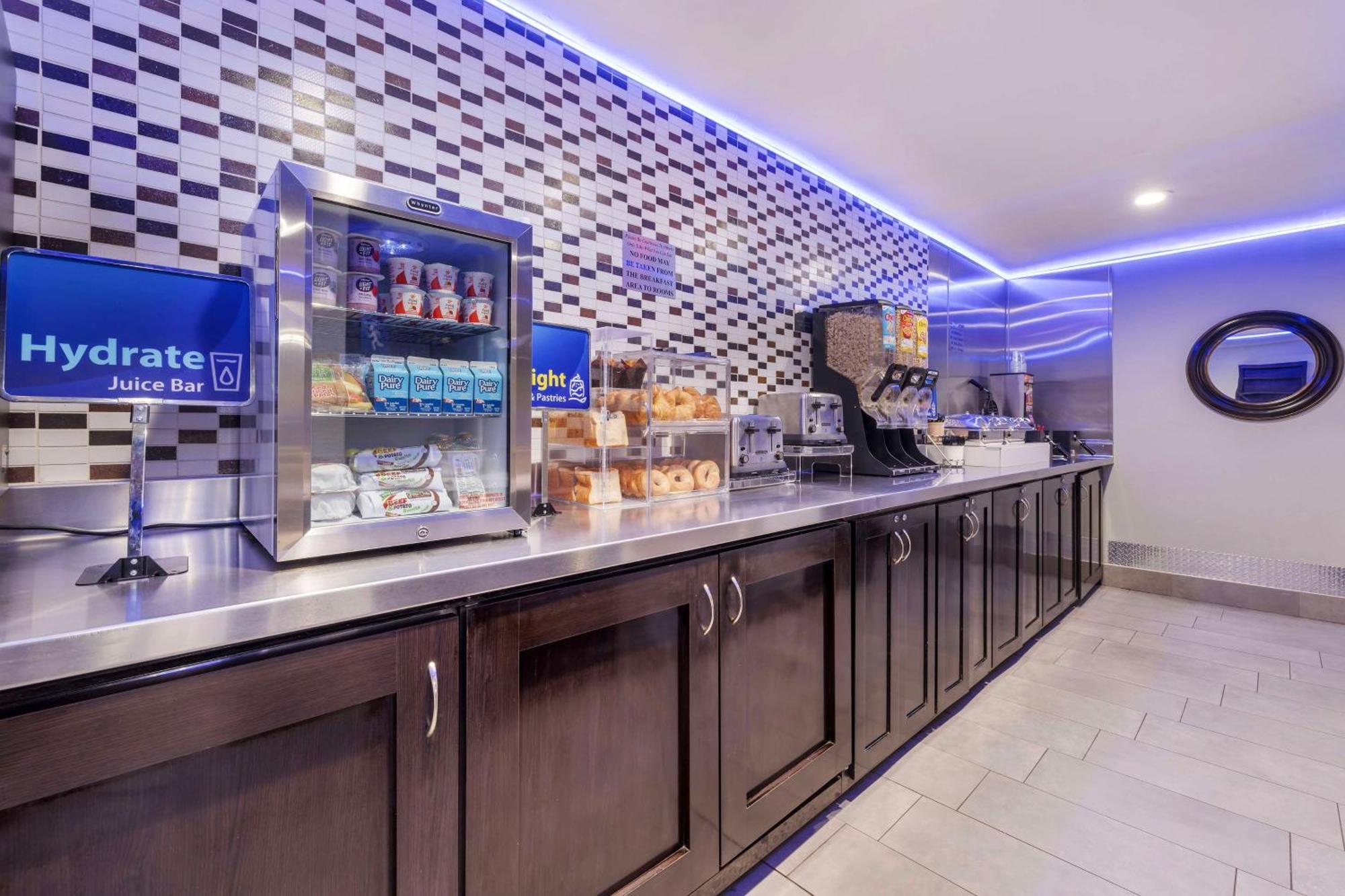Best Western Mccarran Inn Лас-Вегас Экстерьер фото