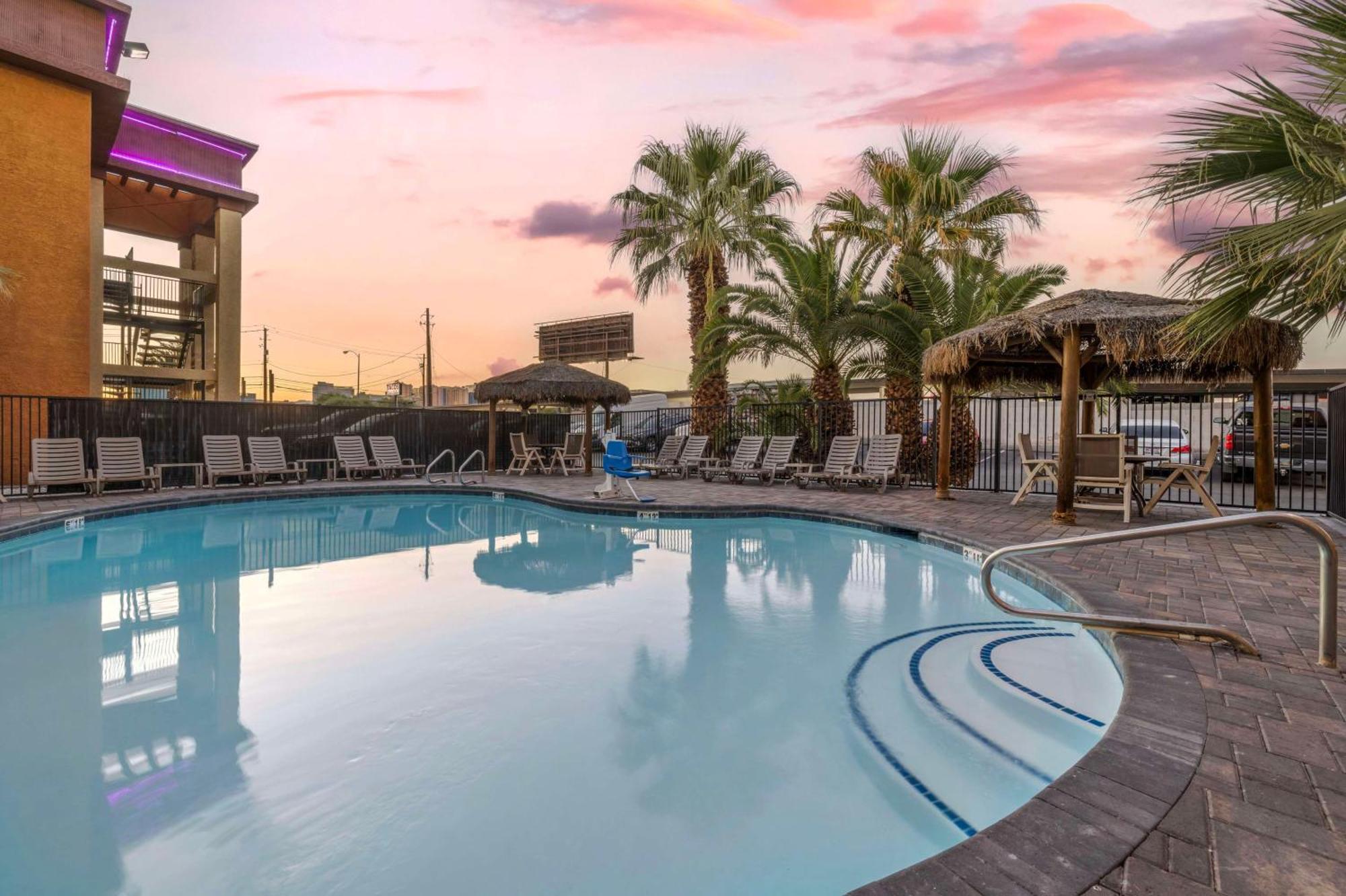 Best Western Mccarran Inn Лас-Вегас Экстерьер фото